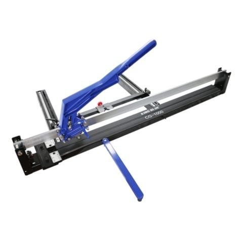 Bàn cắt gạch King Blue CG-1000 Sản xuất theo tiêu chuẩn Nhật Bản. Có thể cắt nhiều loại gạch lát nền, đá gốm, đá hoa cương.