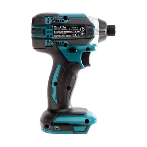 Máy bắn vít chuyên vít pin Makita DTD152RME sản phẩm đi kèm với 2 pin 4.0Ah và sạc nhanh