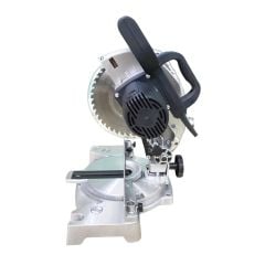 Máy cắt đa năng Fixman FM6011250 công suất 1250W0, cắt sâu tới 120mm. Có sẵn 2 lưỡi cắt gỗ và sắt
