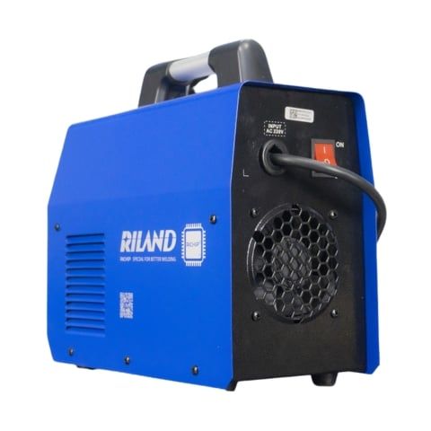 Máy hàn que Riland ARC 220GT sử dụng que hàn 2.5mm - 4.0mm, chống dính que và mồi lửa nhanh