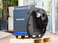 Máy hàn laser chuyên tẩy Riland RL-C-2000 công suất 2000W làm sạch nhanh gấp 3 - 5 lần