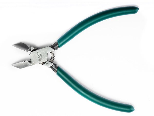  Kìm cắt dây điện tử 6 inch SATA 70651 