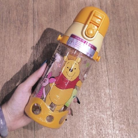 Bình Nước Uống Trực Tiếp Disney Dây Đeo 570ml