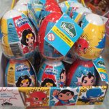 Kẹo trứng đồ chơi DC Super Friend