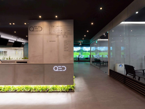  Ra mắt cửa hàng QED đầu tiên 