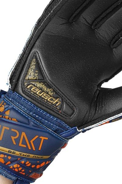 Găng Tay Thủ Môn Reusch Attrakt Silver Junior 4411