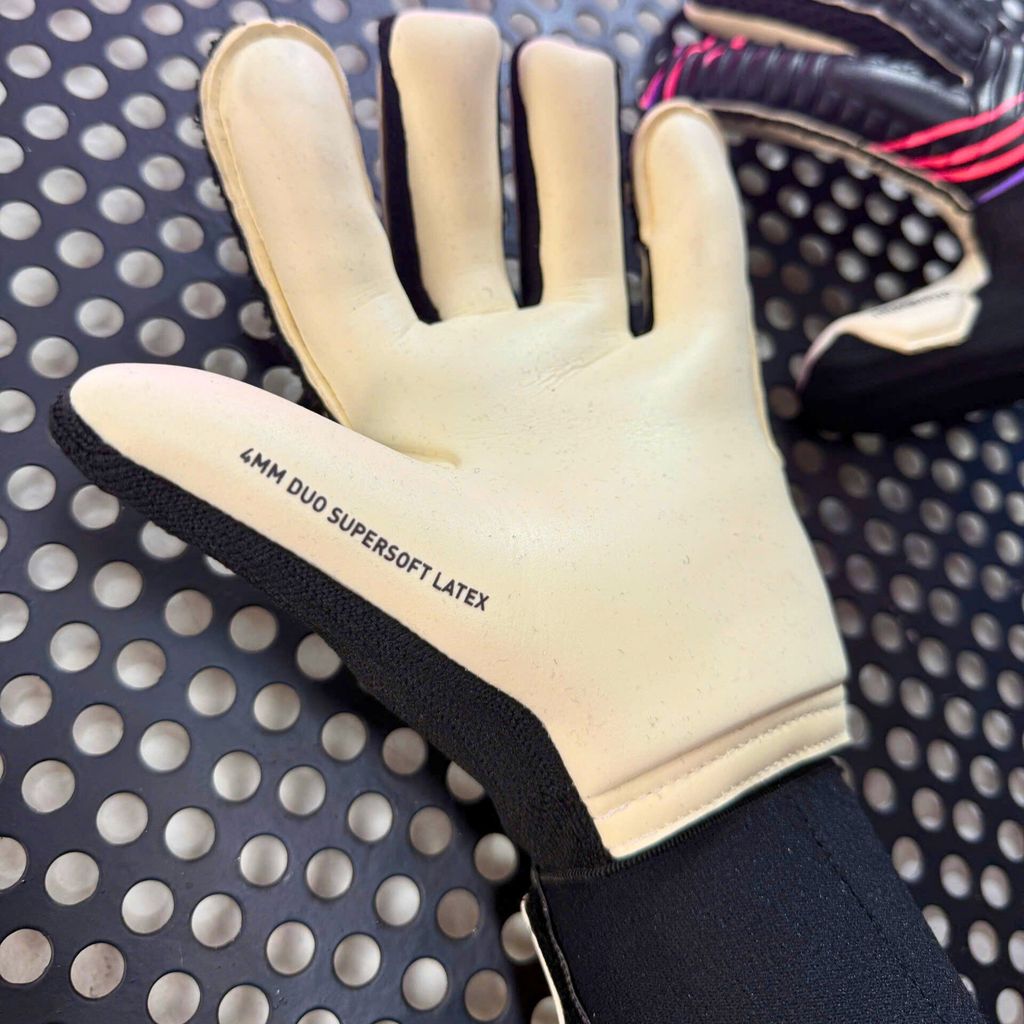 Găng Tay Thủ Môn Puma Future Pro Hybrid Ederson Unlimited 042065-01