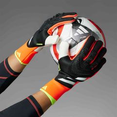 Găng Tay Thủ Môn Adidas Predator Pro Solar Energy IQ4034-01