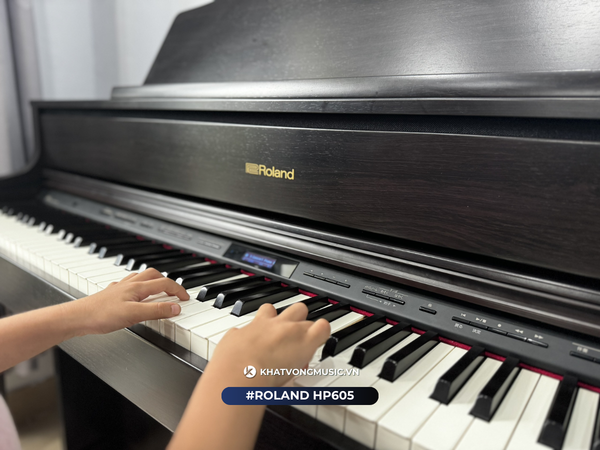 Roland HP605