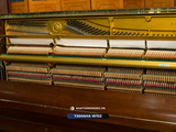  Piano Upright YAMAHA W102 màu gỗ phong cách cổ điển 