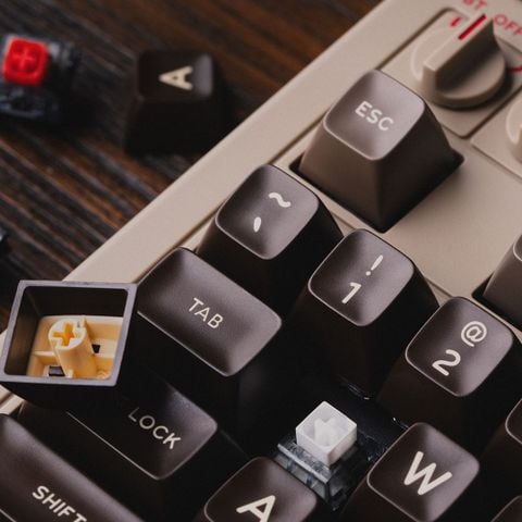 8Bitdo Retro87 C64