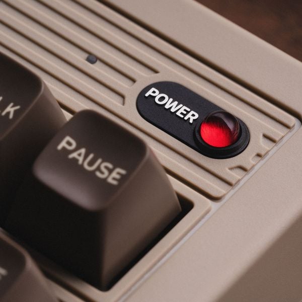 8Bitdo Retro87 C64
