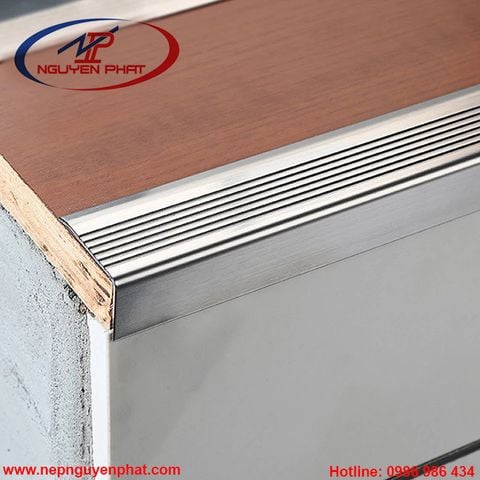 Nẹp Inox Chống Trơn Cầu Thang