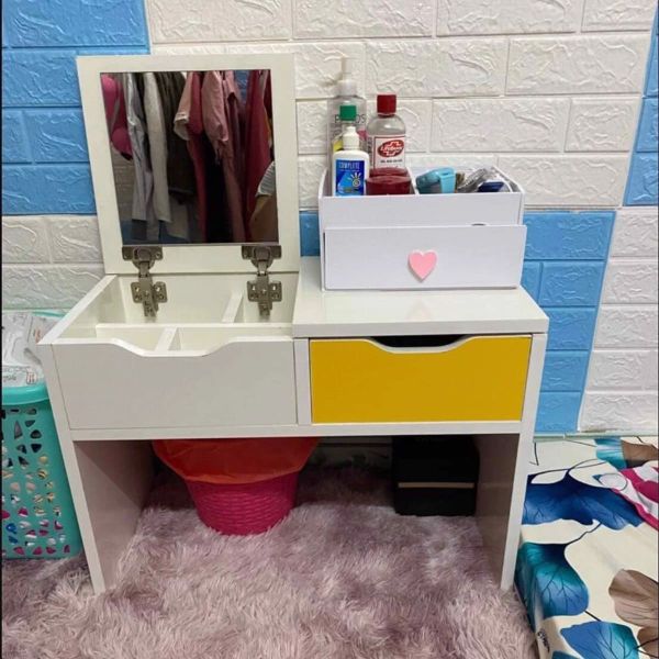 Bàn Trang Điểm Ngồi Bệt 2 Ngăn Hộc Tủ Tiện Ích Để Đựng Đồ Trang Điểm - GP69