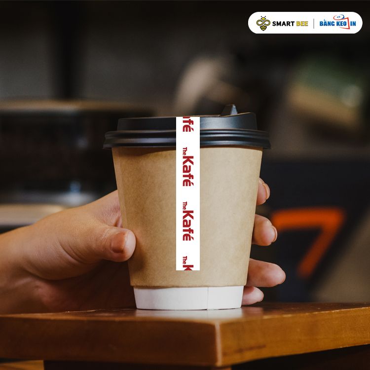  Băng Keo In 1 Màu Theo Yêu Cầu [12MMx72M] Nền Trắng Sữa & Màu In Đỏ Đậm Dán Ly, Dán Hộp 12NTCM 