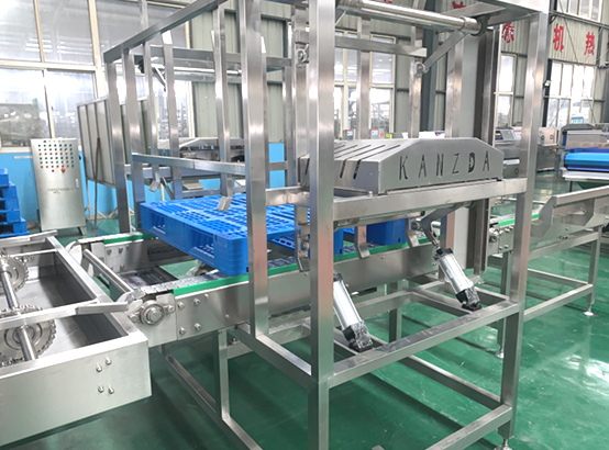  Máy rửa pallet và xếp chồng 