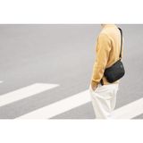  Túi đeo chéo Tomtoc Basic Unisex 
