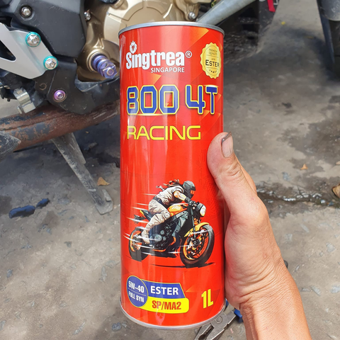 Nhớt xe máy Singtrea 800 4T Racing 5W40 SP/MA2 Lon 1L