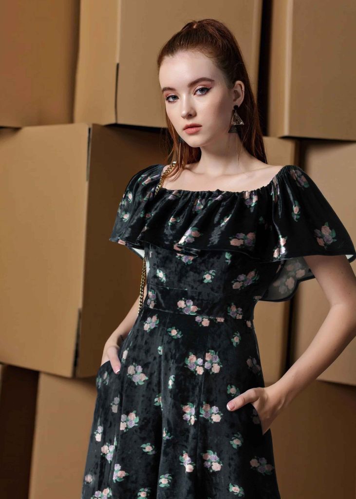 Jumpsuit Vnxk EX Nhung Hoa 1 Màu Đen-D2AT18010