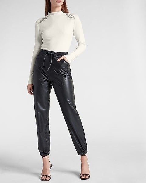  Áo Thun Vnxk EP Dệt Kim Đính Đá-TPSRFEP022 