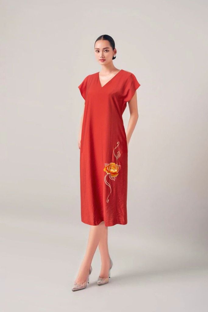 Đầm Katosa Suông Thêu Mẫu Đơn-KTS2030425