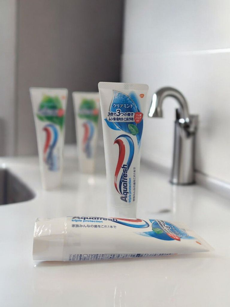 Tuýp Kem Đánh Răng Aquafresh 140g 2 Mùi-TDAQ240824