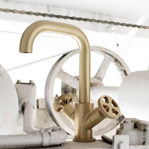  Vòi lavabo 2 tay gạt Revolution 