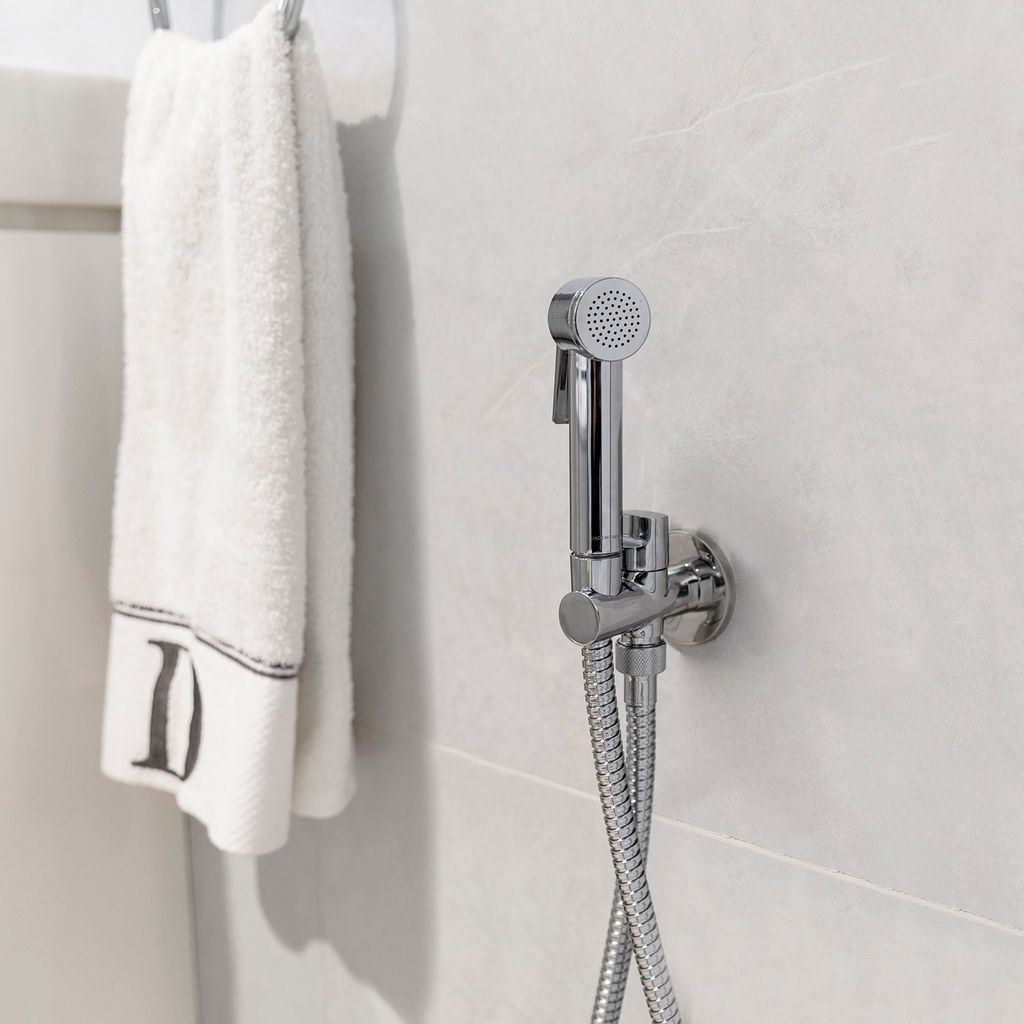 Van xịt vệ sinh có giá đỡ R665