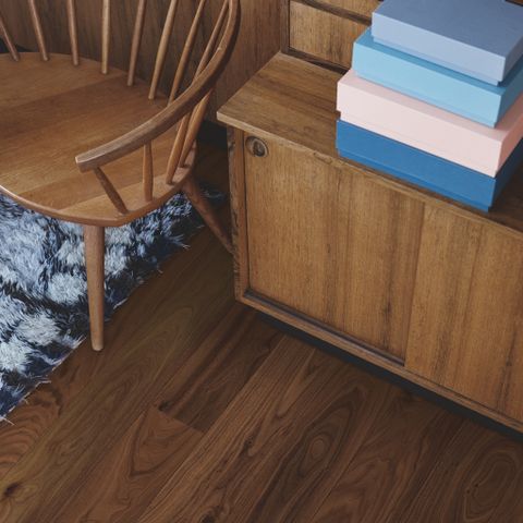 Sàn gỗ tự nhiên Pergo Mild Walnut - W0608-03999