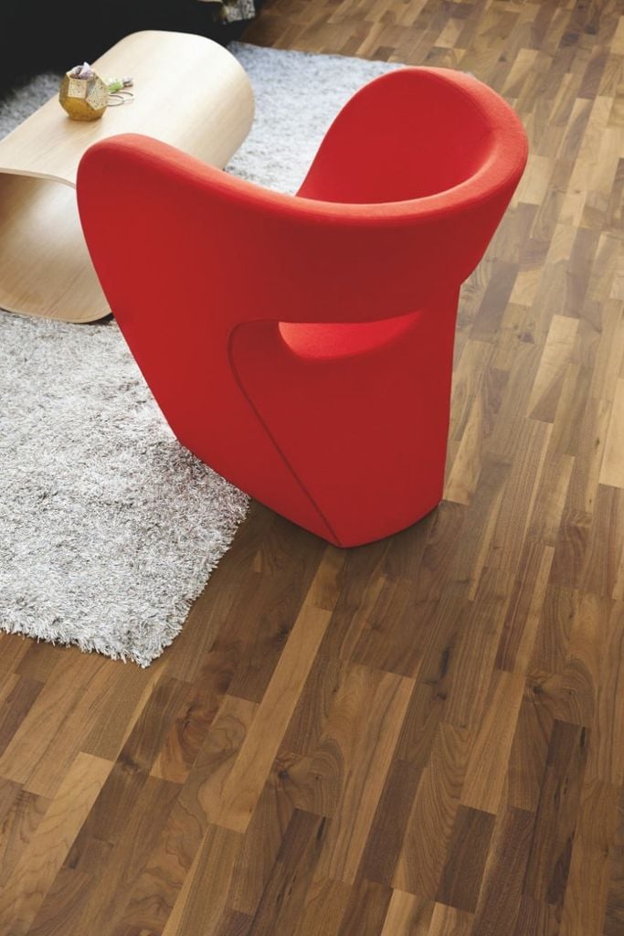 Sàn gỗ tự nhiên Pergo Vivid Walnut, 3-Strip - W0811-03042