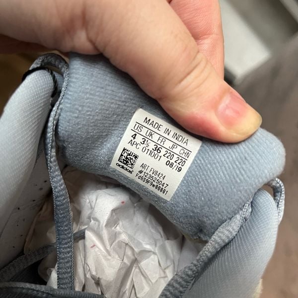 YEEZY 700 V2 HOSPITAL BLUE - fy8424 - 36