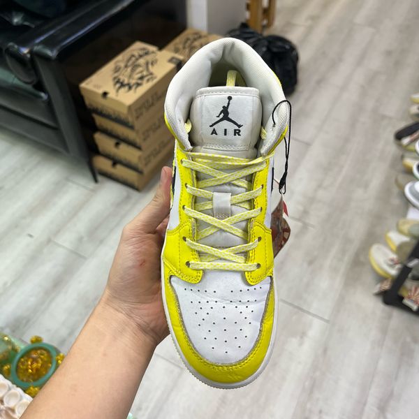 JORDAN 1 MID DYNAMIC YELLOW FLORAL - 37.5