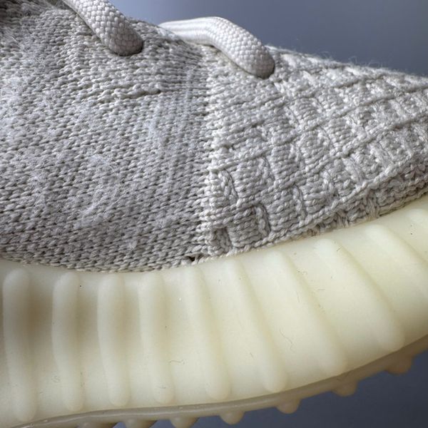 YEEZY 350 V2 BONE - HQ6316 - 37