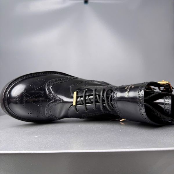 LOUIS VUITON MIDTOWN ANKLE BOOTS - 38