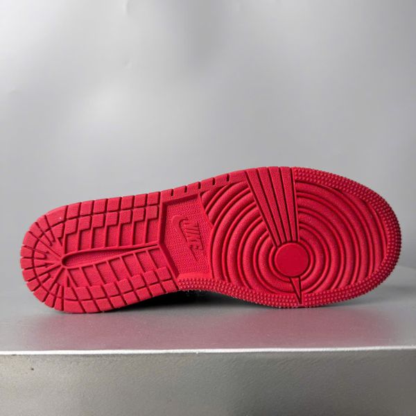 JORDAN 1 RETRO HI PATENT BRED CUSTOM - 575441 063 - 36