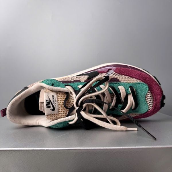 SACAI X VAPORWAFFLE SP VILLAIN RED - DD3035 200 - 41