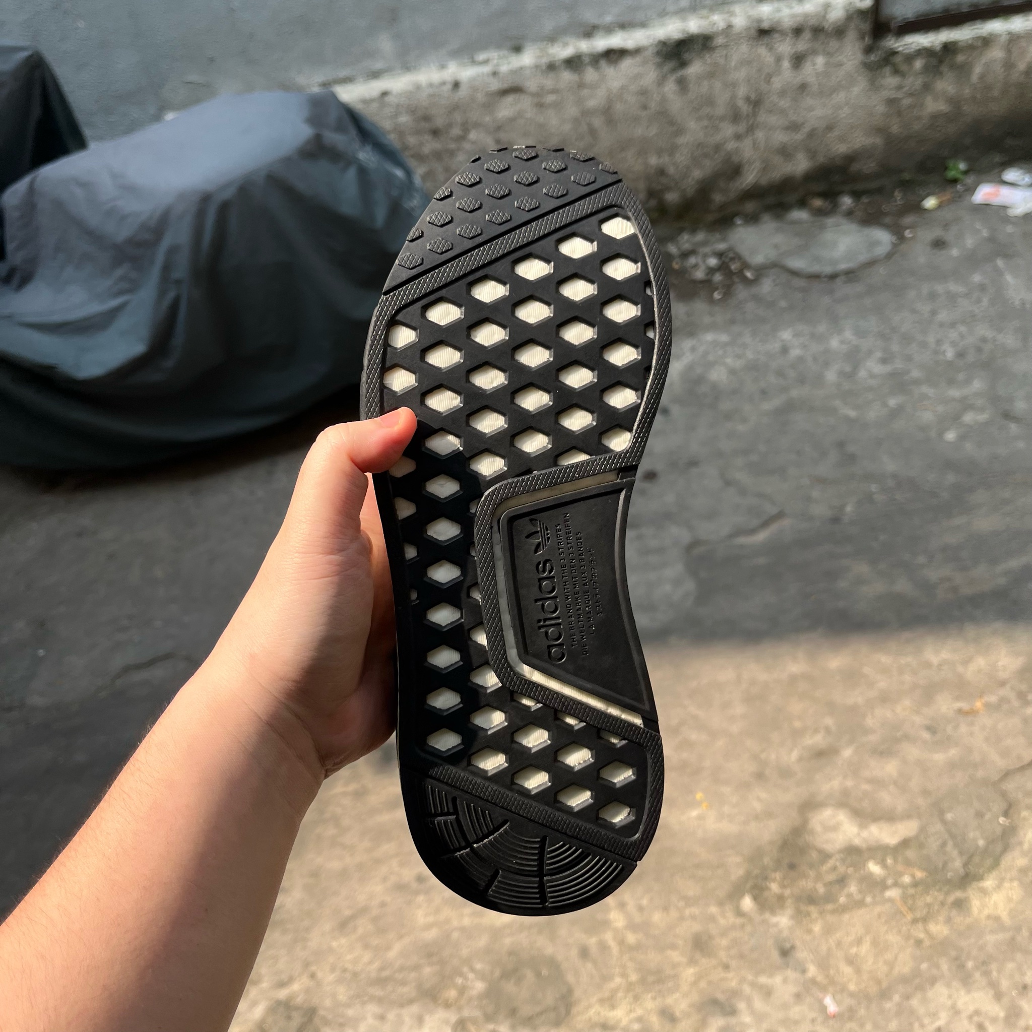 NMD R1 SESAME BLACK 39 BEO2HAND