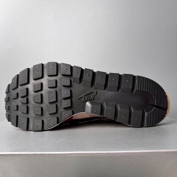 SACAI X VAPORWAFFLE SP VILLAIN RED - DD3035 200 - 41