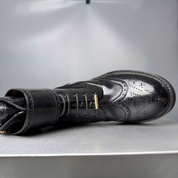 LOUIS VUITON MIDTOWN ANKLE BOOTS - 38