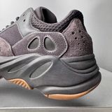 YEEZY 700 UTILITY BLACK - FV5304 - 44.5