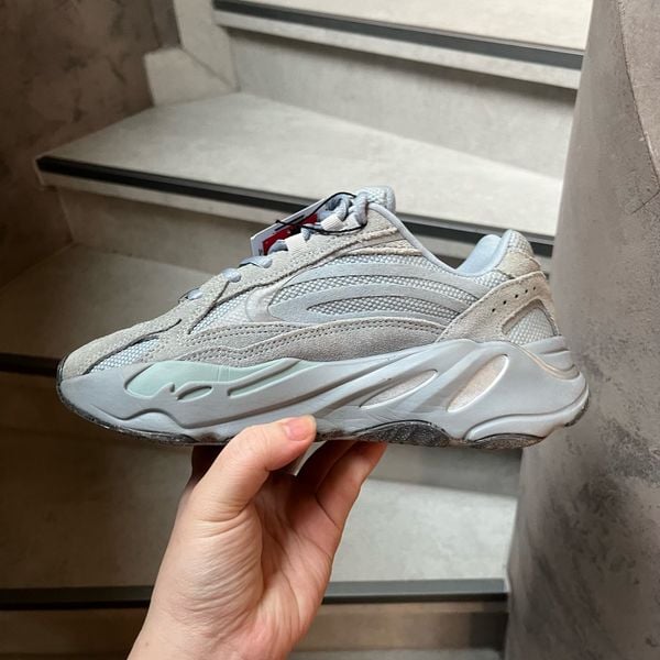 YEEZY 700 V2 HOSPITAL BLUE - fy8424 - 36