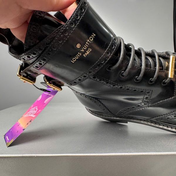 LOUIS VUITON MIDTOWN ANKLE BOOTS - 38