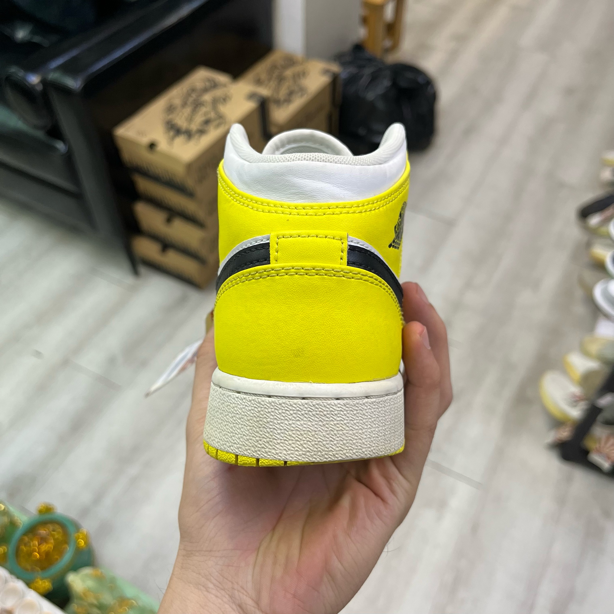 jordan 1 mid floral yellow