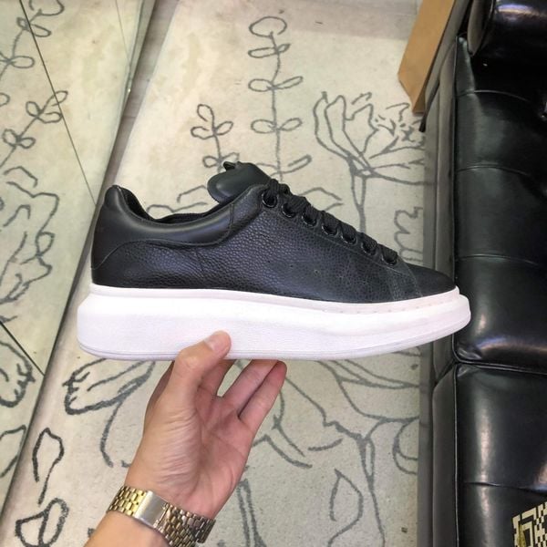 MC QUEEN OVERSIZED BLACK WHITE - 37