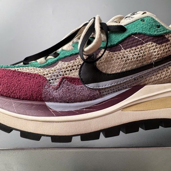 SACAI X VAPORWAFFLE SP VILLAIN RED - DD3035 200 - 41