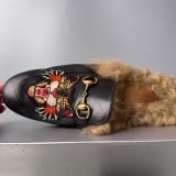 GUCCI SLIPPER - 6.5