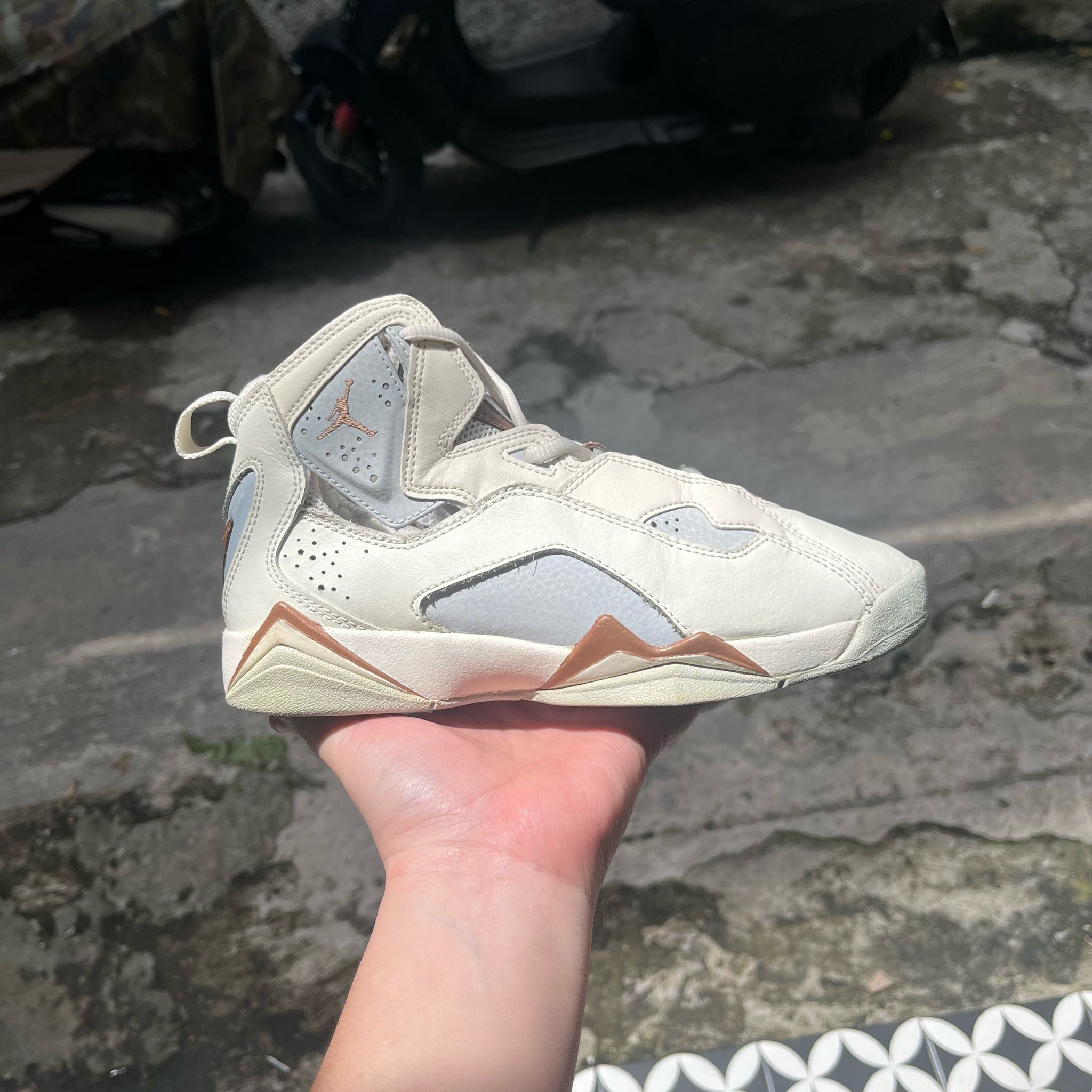 Jordan True Flight Sail Metallic Bronze - 36 - BEO2HAND