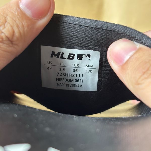 YANKEES SLIDE - 72SHH3111 - 36