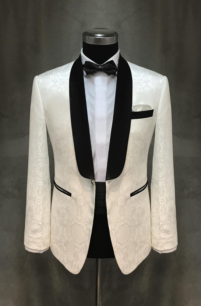 Tuxedo Trắng Hoạ Tiết Nổi