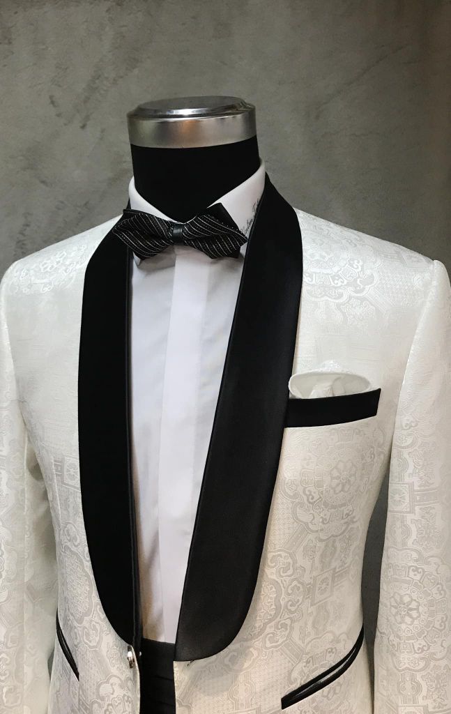 Tuxedo Trắng Hoạ Tiết Nổi
